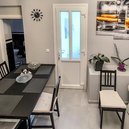 Ermina House * İskados