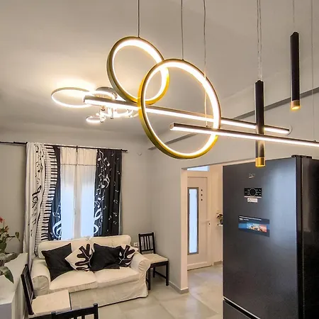 別荘 Ermina House *