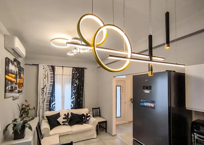 Nyaraló Ermina House *