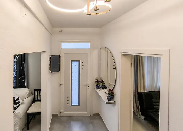 Ermina House Nyaraló *